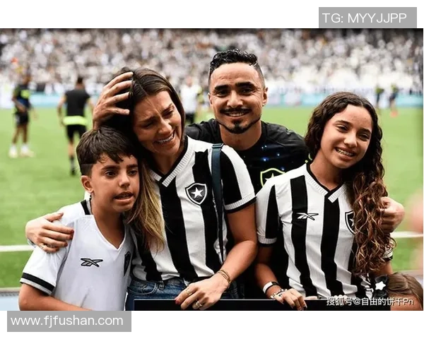 长发足球明星的魅力与风采解析，探索他们在赛场内外的独特风格与个性